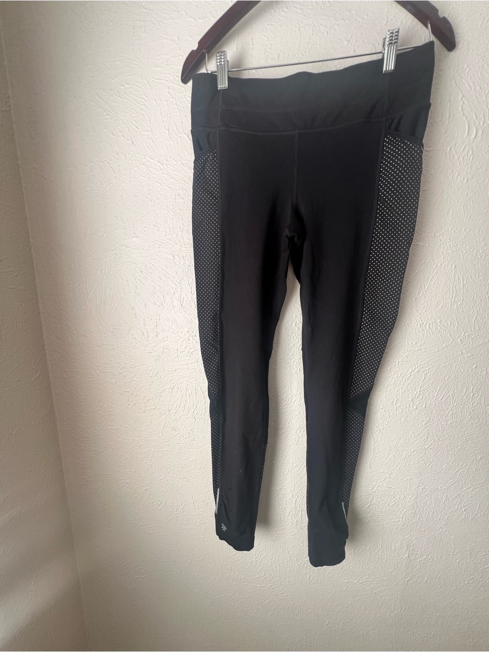 Athleta Black Polka Dot Leggings – Medium – High Rise Athletic Pants